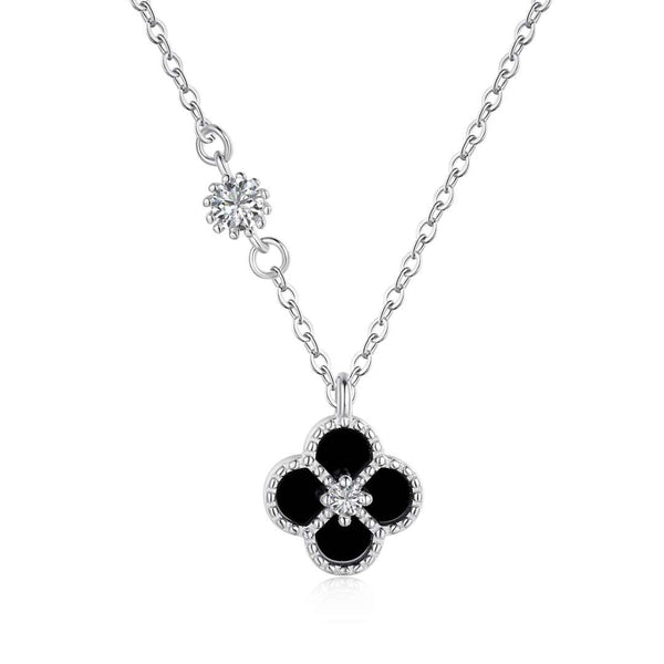 <CHIBA>Delicate Flower Shape Necklace